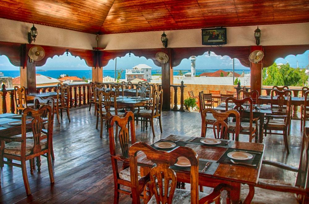 Tausi Palace 4*