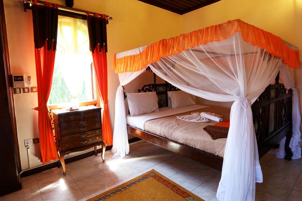Hotel Tausi Palace